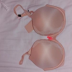 BNWT Victoria's Secret Body Bra